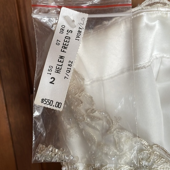 NWT! Wedding / quinceanera dress, strapless, beading - Picture 6 of 9